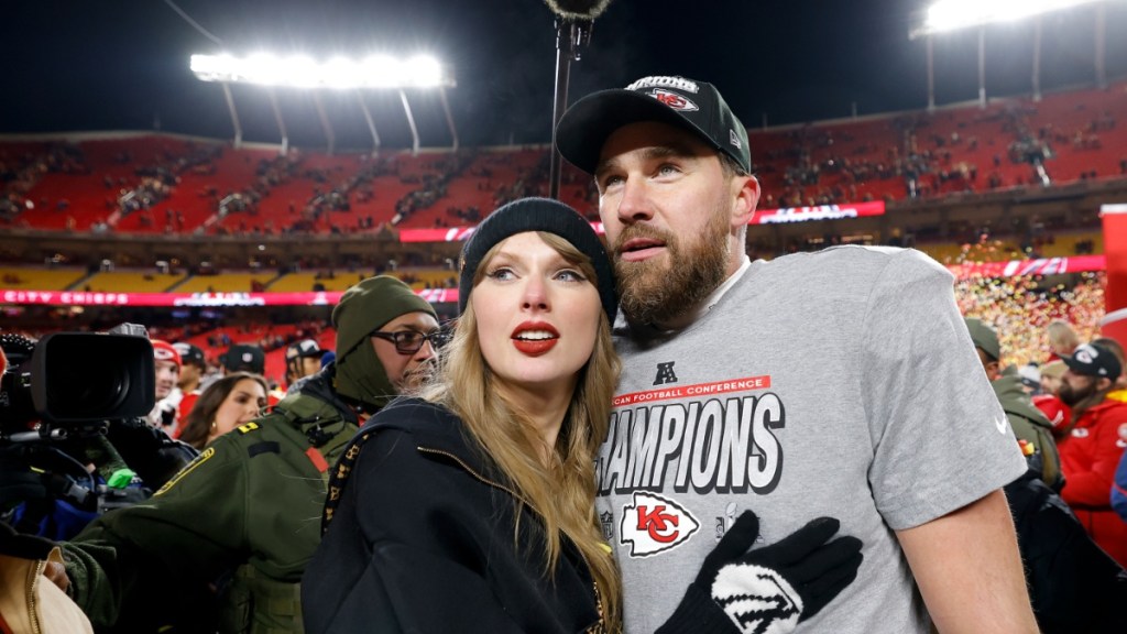 Taylor Swift to Travis Kelce After Chiefs Win: 'I Love You So Much'