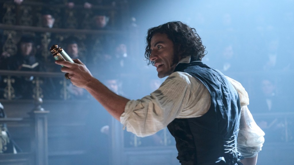 Oscar Isaac points something in Frankenstein.