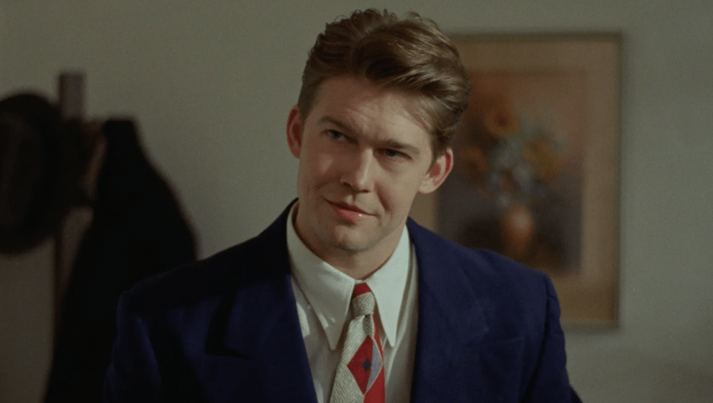 Panic Carefully Cast: Joe Alwyn, Aidan Gillen, & More Join Julia Roberts Movie