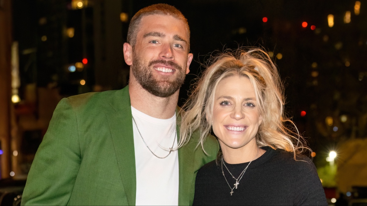 Image Zach Ertz image beautiful image beautiful image beautiful image beautiful image beautiful image beautiful - Who Is Zach Ertz's Wife? Julie's Kids & Relationship History