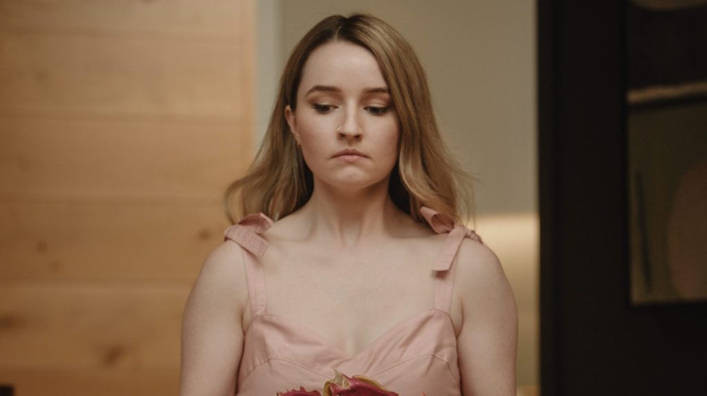 Kaitlyn Dever Is a Lying Wellness Guru in Apple Cider Vinegar Trailer