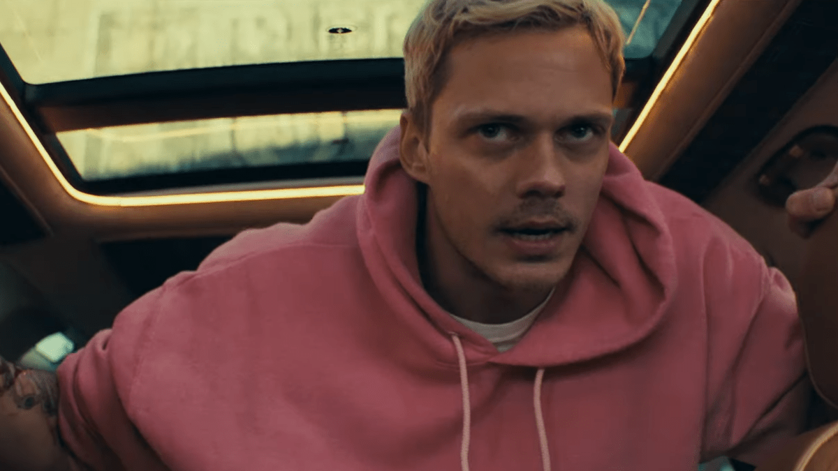 Bill Skarsgård is Trapped in Anthony Hopkins' Car in Locked Trailer