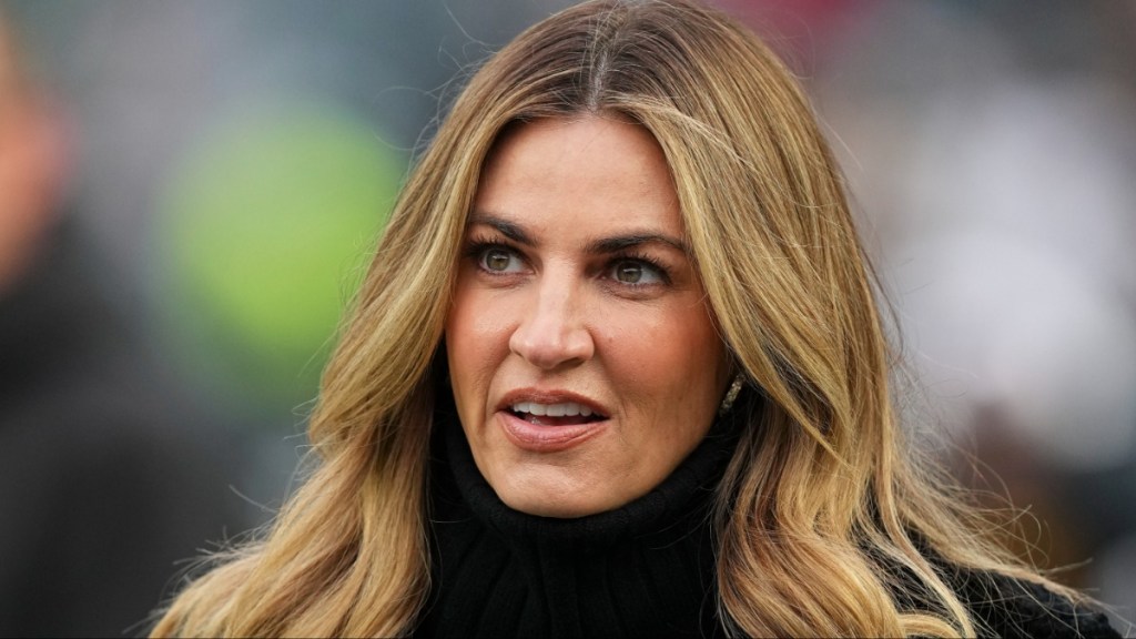 Erin Andrews Said 'I Love You' As She Hugged Travis Kelce After Super Bowl Loss