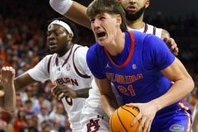 Florida's Alex Condon Suffers Ankle Injury vs. Mississippi State