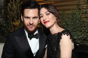 Lizzy Caplan husband Tom Riley