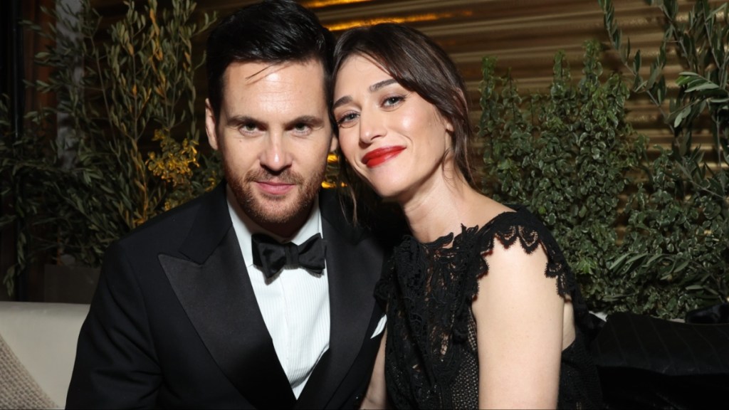 Lizzy Caplan husband Tom Riley