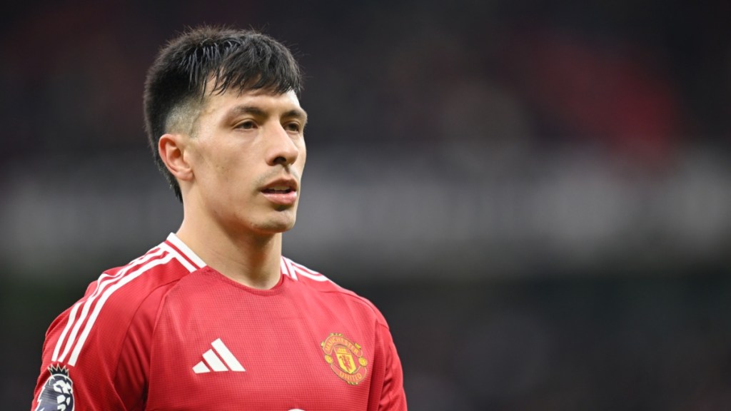 Manchester United's Lisandro Martinez's Knee Injury Could End His Season Early