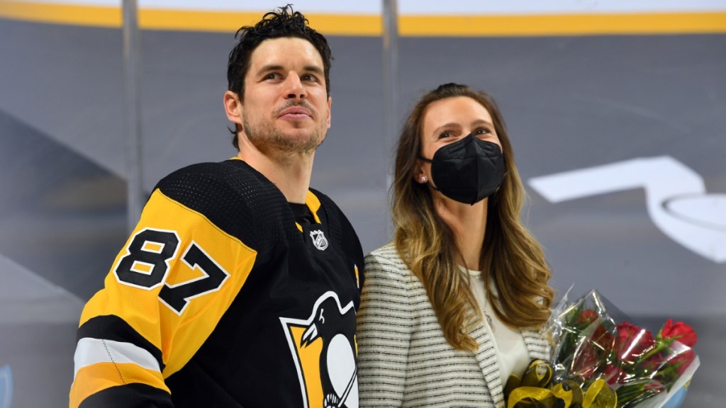 Who Is Sidney Crosby's Girlfriend? Kathy Leutner's Job & Relationship History