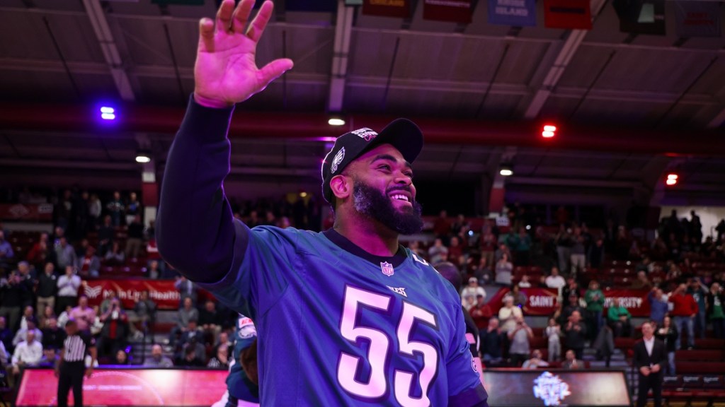 Eagles Brandon Graham Retires from NFL After 15 Years