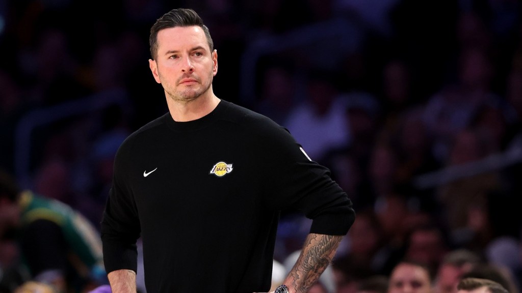 JJ Redick Upset After Lakers Loss to Nets, Blames 'Low-level Communication'