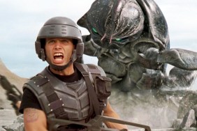 New Starship Troopers Movie From District 9 & Chappie Director Neill Blomkamp in the Works