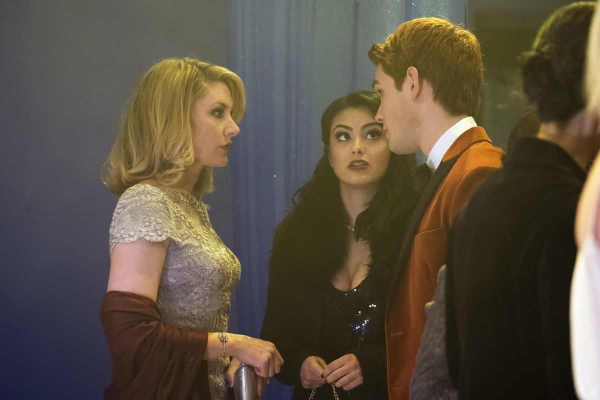 Riverdale Episode 11 Photos To Riverdale And Back Again