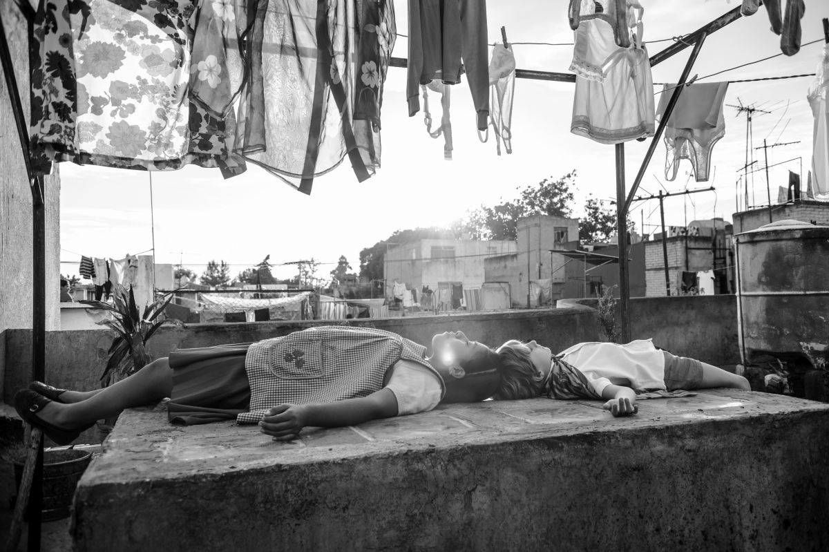 Alfonso Cuaróns Roma Poster Released By Netflix 