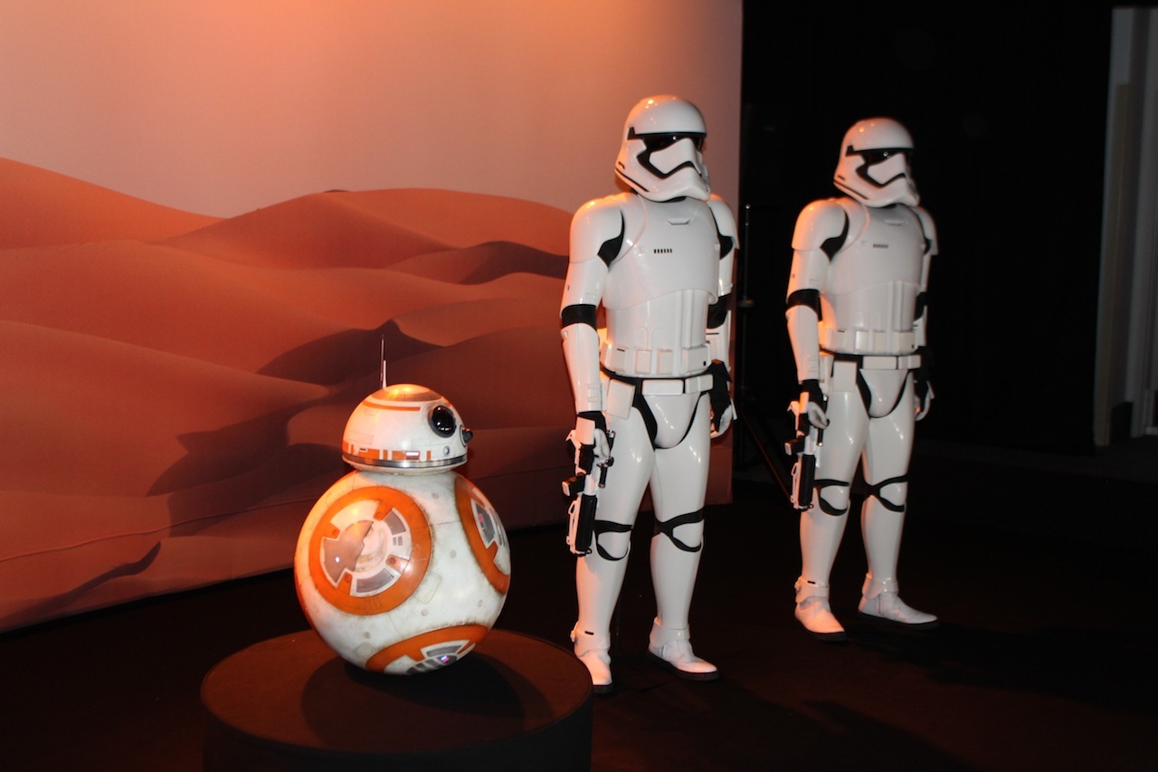 Check Out More Than 50 Star Wars The Force Awakens Exhibit Photos